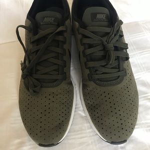 Nike Men’s Dualtone Racer